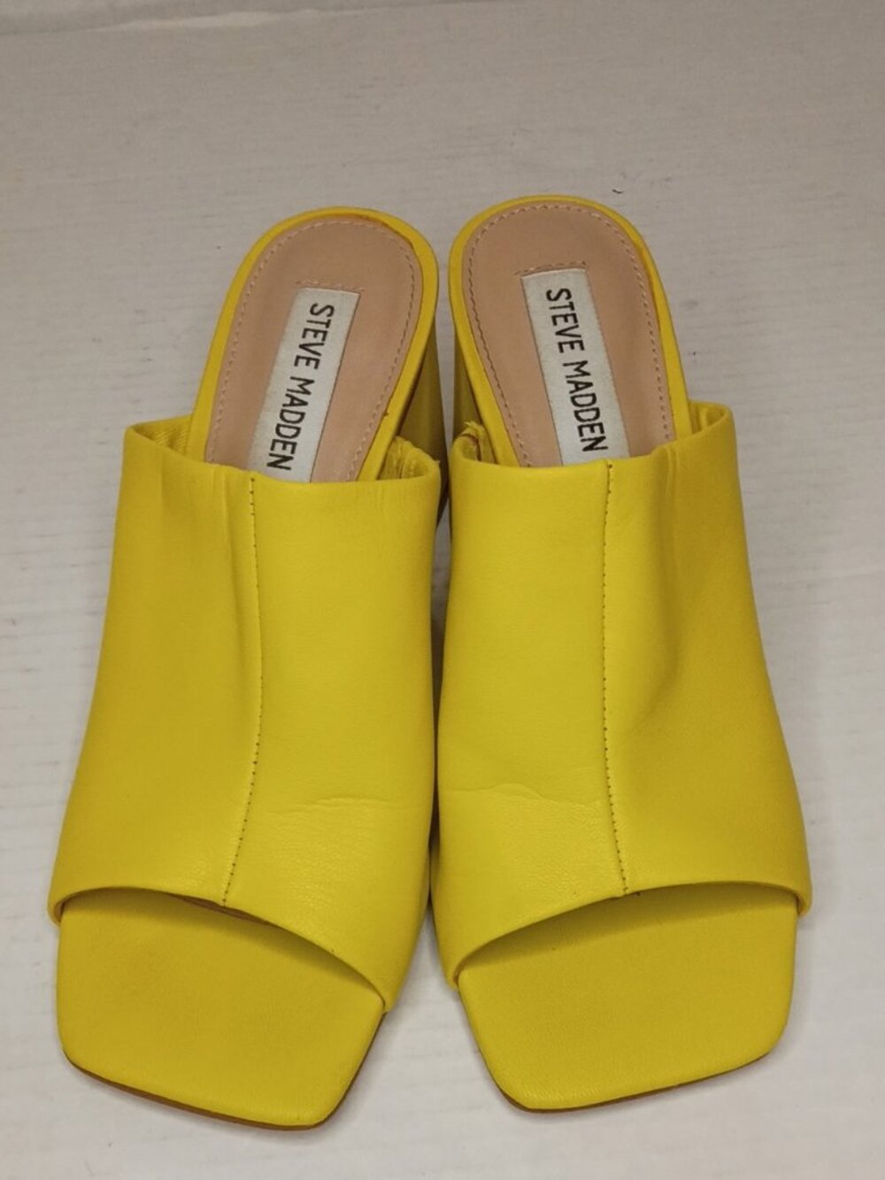Steve Madden Geselle Neon Yellow Square Toe Mule Heels Women’s Size 5.5M
